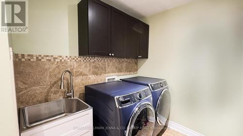 226 Marjan Crescent, Ottawa, ON - Indoor Photo Showing Laundry Room