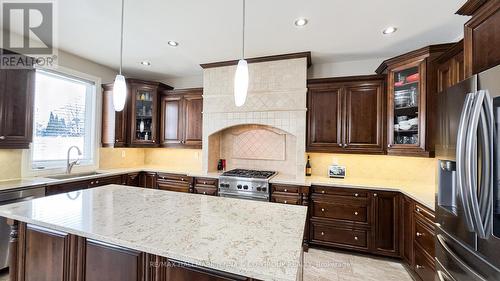 226 Marjan Crescent, Ottawa, ON - Indoor Photo Showing Kitchen With Stainless Steel Kitchen With Upgraded Kitchen