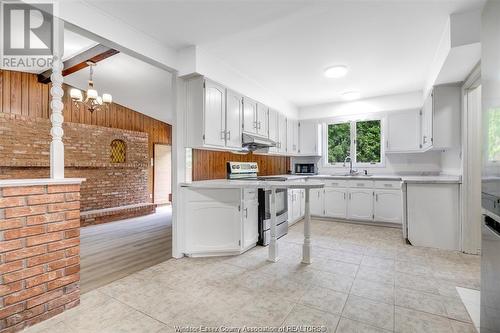 8655 Broderick, Lasalle, ON - Indoor Photo Showing Kitchen