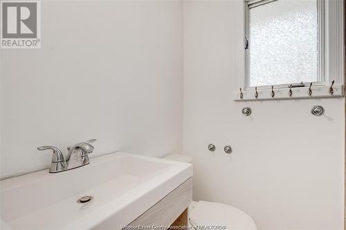 8655 Broderick, Lasalle, ON - Indoor Photo Showing Bathroom