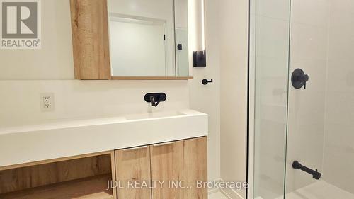 1611 - 117 Broadway Avenue, Toronto, ON - Indoor Photo Showing Bathroom