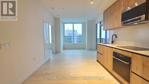 1611 - 117 Broadway Avenue, Toronto, ON - Indoor