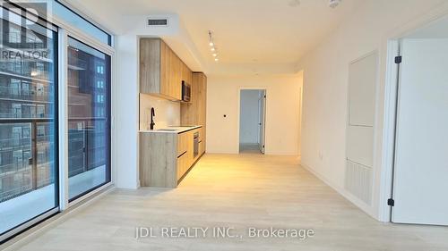 1611 - 117 Broadway Avenue, Toronto, ON - Indoor