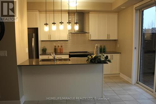 3 Elkington Crescent, Whitby, ON - Indoor Photo Showing Kitchen