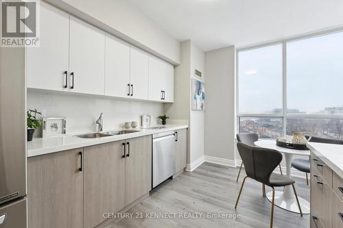 910 - 51 Times Avenue, Markham, ON - Indoor Photo Showing Kitchen With Double Sink