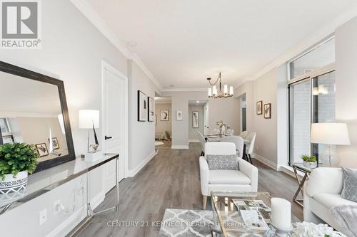 910 - 51 Times Avenue, Markham, ON - Indoor Photo Showing Living Room