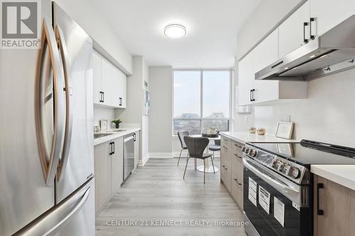 910 - 51 Times Avenue, Markham, ON - Indoor Photo Showing Kitchen With Upgraded Kitchen