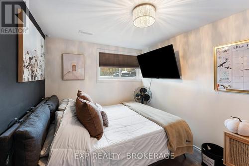 1684 Battersea Road, Kingston (City North Of 401), ON - Indoor Photo Showing Bedroom