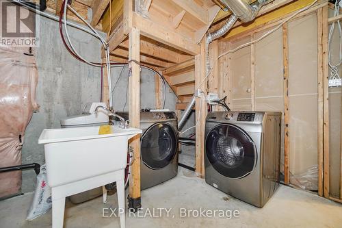 20 Starwood Road, Vaughan, ON - Indoor Photo Showing Laundry Room