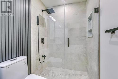 110 Steeles Avenue E, Markham, ON - Indoor Photo Showing Bathroom