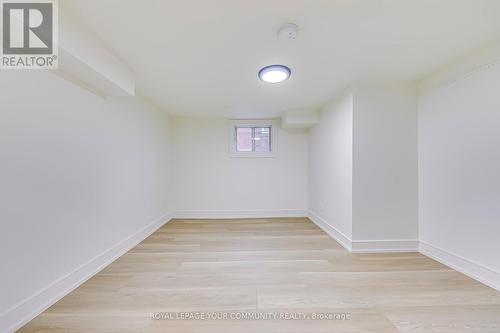 110 Steeles Avenue E, Markham, ON - Indoor Photo Showing Other Room