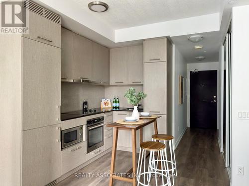 1712 - 87 Peter Street, Toronto, ON - Indoor Photo Showing Kitchen