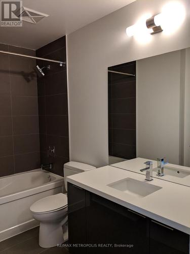 1504 - 8 Eglinton Avenue E, Toronto, ON - Indoor Photo Showing Bathroom