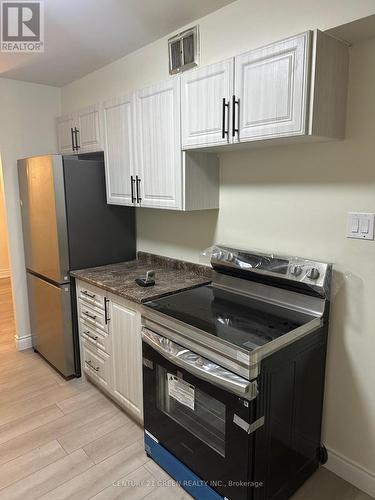 908 - 2645 Kipling Avenue, Toronto, ON - Indoor Photo Showing Kitchen