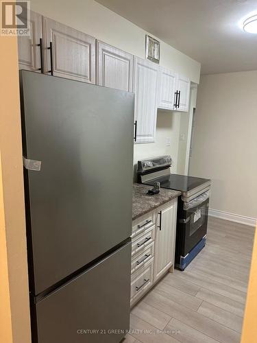 908 - 2645 Kipling Avenue, Toronto, ON - Indoor Photo Showing Kitchen