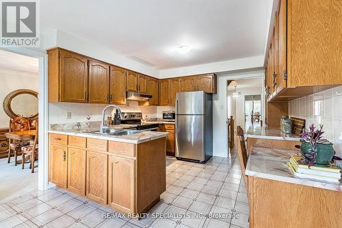 96 Nipissing Crescent, Brampton, ON - Indoor Photo Showing Kitchen