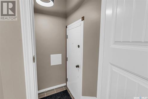 401 St Laurent Crescent, Saskatoon, SK - Indoor Photo Showing Other Room