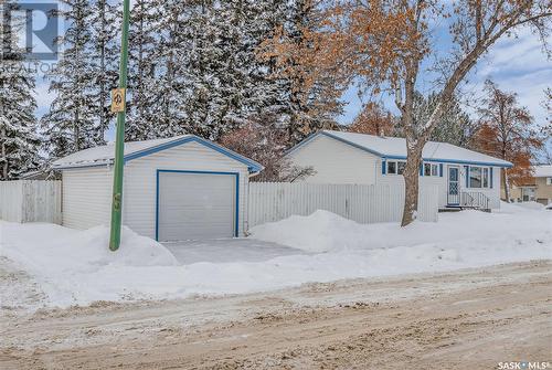 401 St Laurent Crescent, Saskatoon, SK - Outdoor