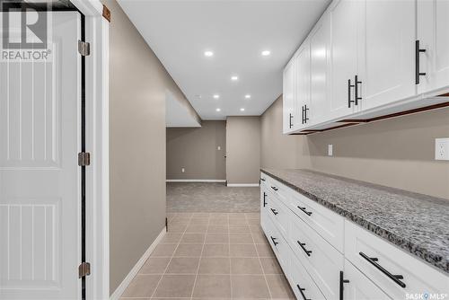 401 St Laurent Crescent, Saskatoon, SK - Indoor