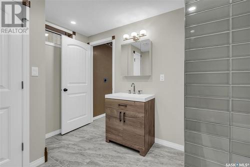 401 St Laurent Crescent, Saskatoon, SK - Indoor