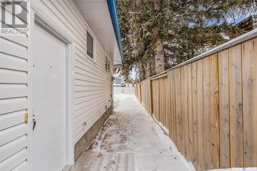 401 St Laurent Crescent, Saskatoon, SK - Outdoor With Exterior