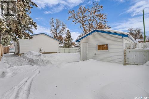 401 St Laurent Crescent, Saskatoon, SK - Outdoor