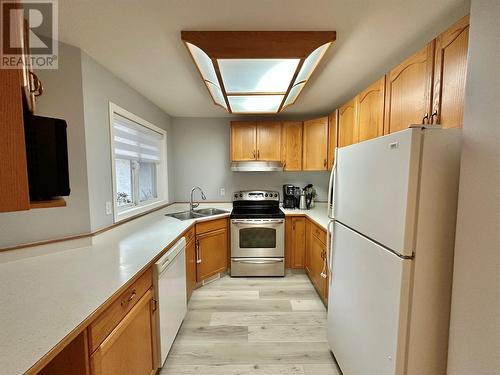 6583 Lakeside Drive Unit# 6, Oliver, BC - Indoor Photo Showing Kitchen With Double Sink