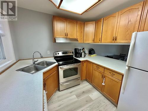 6583 Lakeside Drive Unit# 6, Oliver, BC - Indoor Photo Showing Kitchen With Double Sink