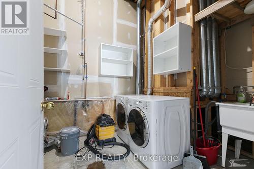 313 Knudson Drive, Ottawa, ON - Indoor Photo Showing Laundry Room