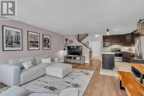 2377 Marble Crescent, Clarence-Rockland, ON - Indoor Photo Showing Living Room