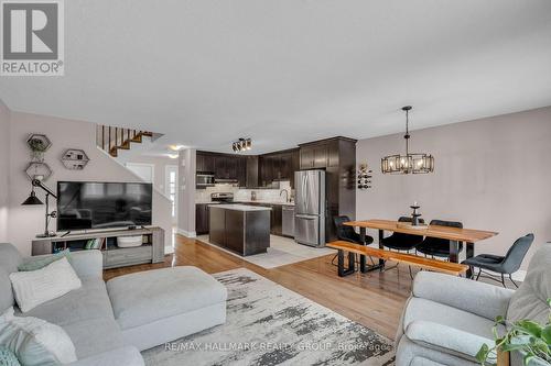 2377 Marble Crescent, Clarence-Rockland, ON - Indoor Photo Showing Living Room