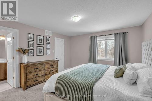 2377 Marble Crescent, Clarence-Rockland, ON - Indoor Photo Showing Bedroom