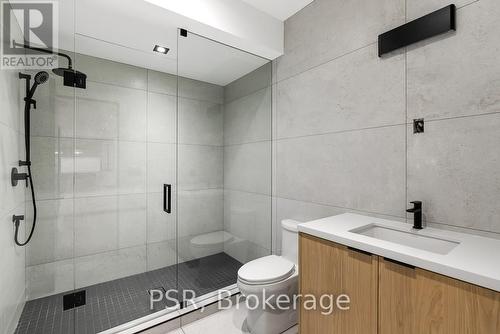 22A Broadview Avenue, Mississauga, ON - Indoor Photo Showing Bathroom