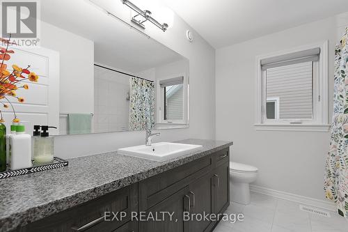 617 Sora Way, Ottawa, ON - Indoor Photo Showing Bathroom