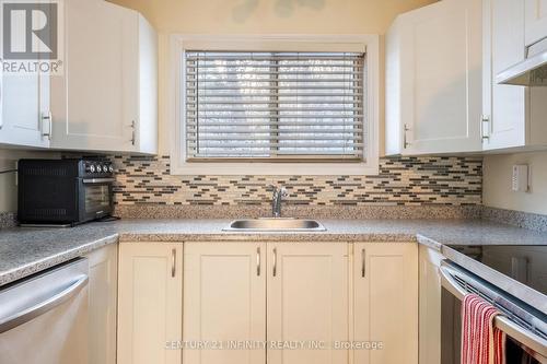 80 - 84 Loggers Run, Barrie (Ardagh), ON - Indoor Photo Showing Kitchen