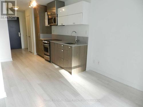 1702 - 290 Adelaide Street W, Toronto, ON - Indoor Photo Showing Kitchen