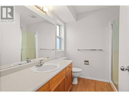 153 Snowsell Street Unit# 1, Kelowna, BC - Indoor Photo Showing Bathroom