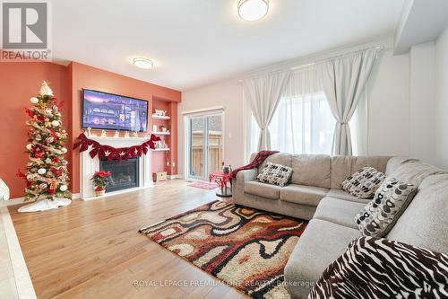 51 Prosser Crescent, Georgina, ON - Indoor Photo Showing Living Room