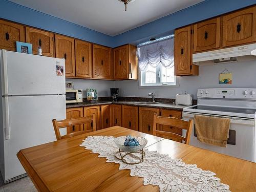 Kitchen - 546 Rue Legendre, Val-Des-Sources, QC - Indoor Photo Showing Kitchen