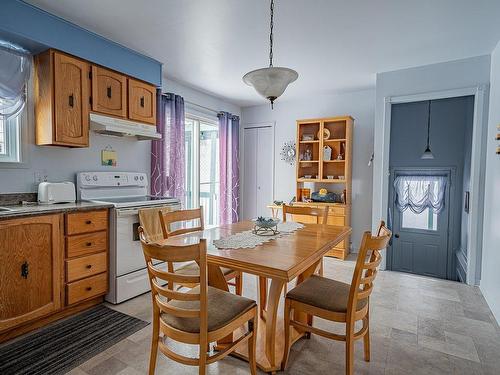 Kitchen - 546 Rue Legendre, Val-Des-Sources, QC - Indoor Photo Showing Dining Room