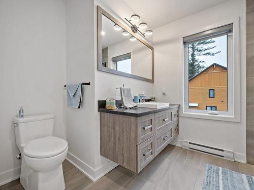 Salle de bains - 592 Rue Charlie-Forbell, Mont-Tremblant, QC - Indoor Photo Showing Bathroom