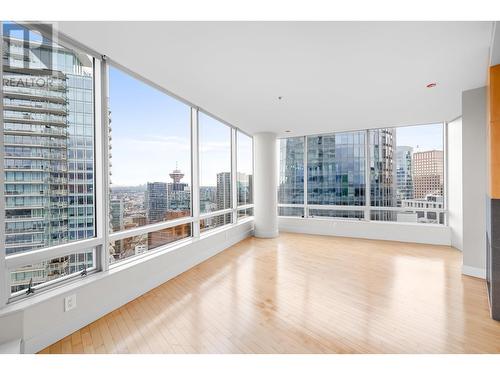 32Xx 1077 W Cordova, Vancouver, BC - Indoor