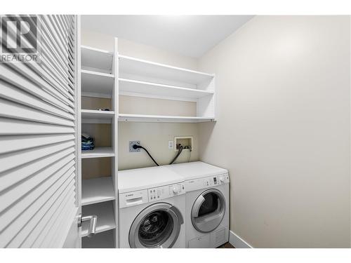 32Xx 1077 W Cordova, Vancouver, BC - Indoor Photo Showing Laundry Room