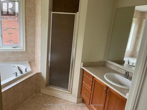 51 River Heights Drive, Brampton, ON - Indoor Photo Showing Bathroom