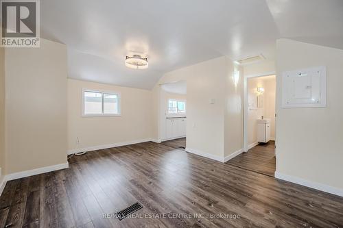 73 Albany Avenue, Hamilton, ON - Indoor Photo Showing Other Room