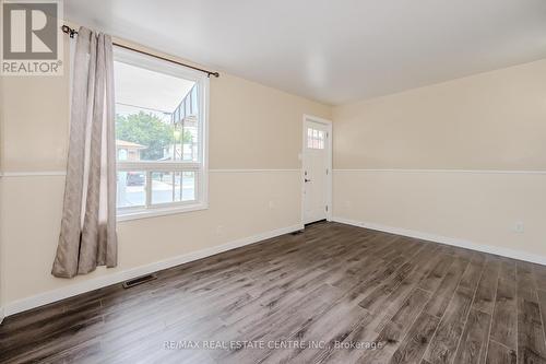 73 Albany Avenue, Hamilton, ON - Indoor Photo Showing Other Room