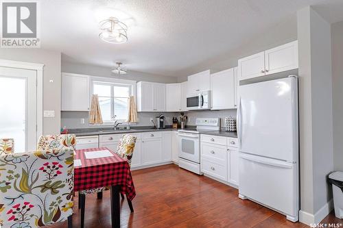 375 Southwood Drive, Prince Albert, SK - Indoor Photo Showing Kitchen