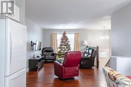 375 Southwood Drive, Prince Albert, SK - Indoor Photo Showing Living Room