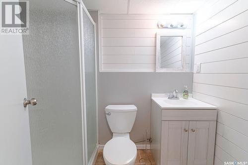 375 Southwood Drive, Prince Albert, SK - Indoor Photo Showing Bathroom