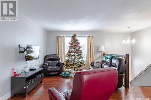 375 Southwood Drive, Prince Albert, SK - Indoor Photo Showing Living Room